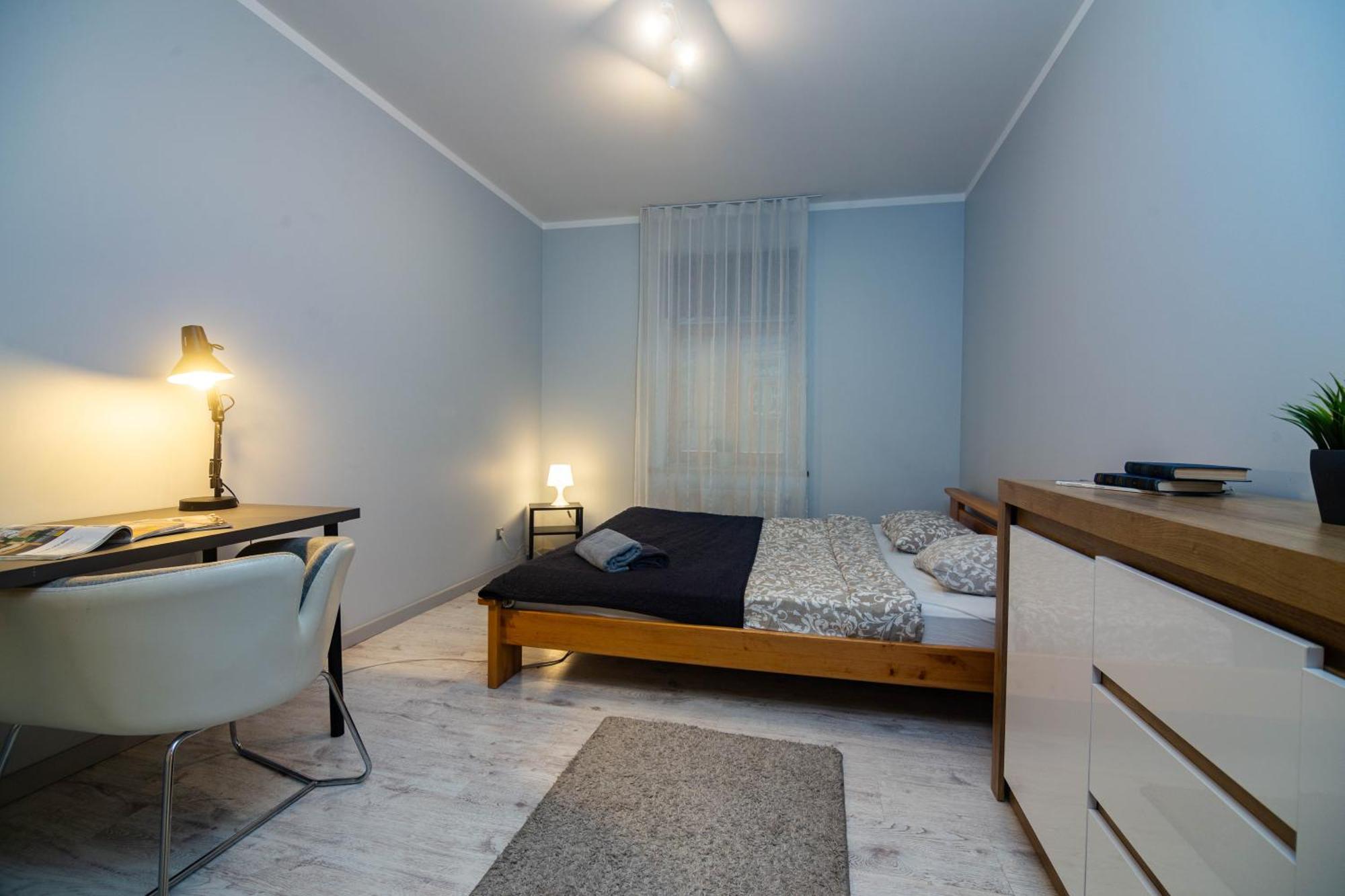 Center 2-bedroom Gem In *